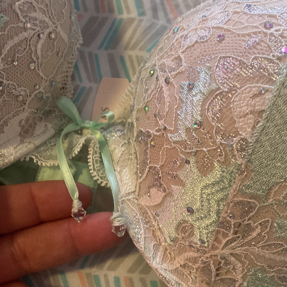 Crystal and lace VS set BNWT - Picture 6 of 7